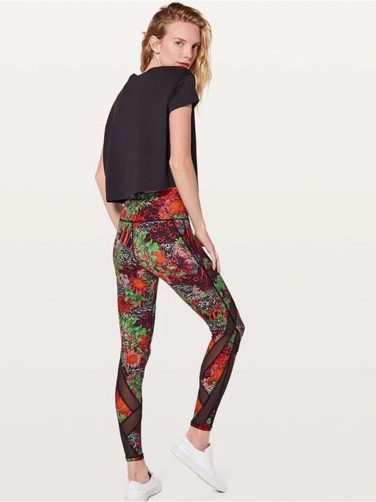 Retail~ 118$ Lululemon wunder under hi rise tight (zen garden multi) - Picture 3 of 5